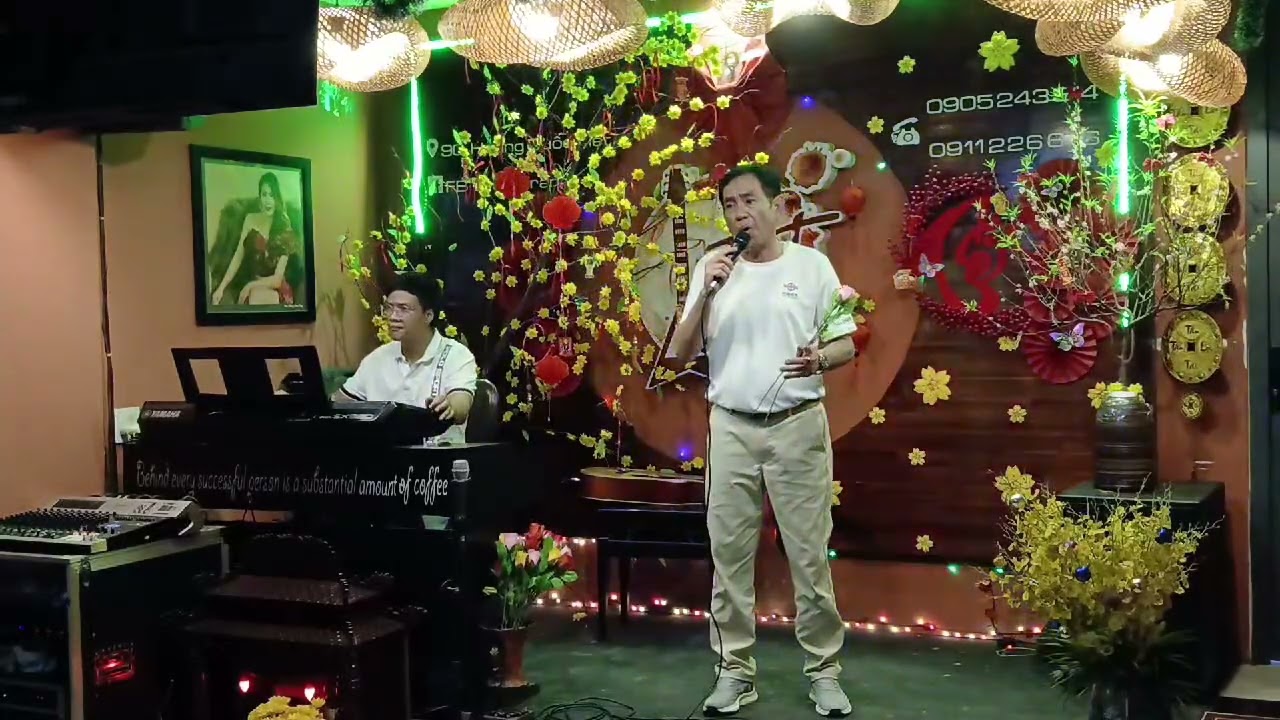 Ca khúc.Tình yêu không có lỗi.Tg.Minh Nhiên.do(Trung Hồ) thực hiện tại phòng trà kiều trang qui nhơn