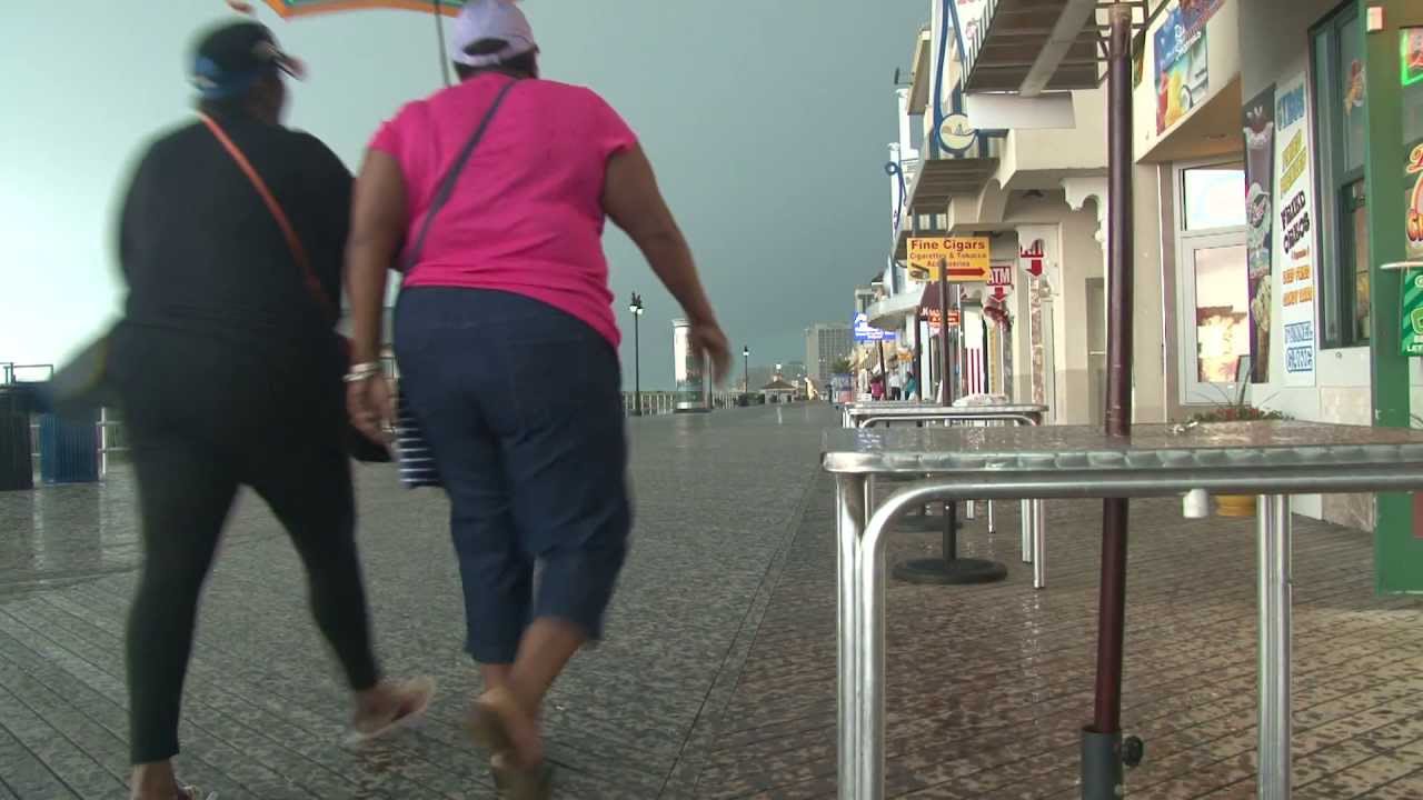 Thunderstorms hit Atlantic City Boardwalk