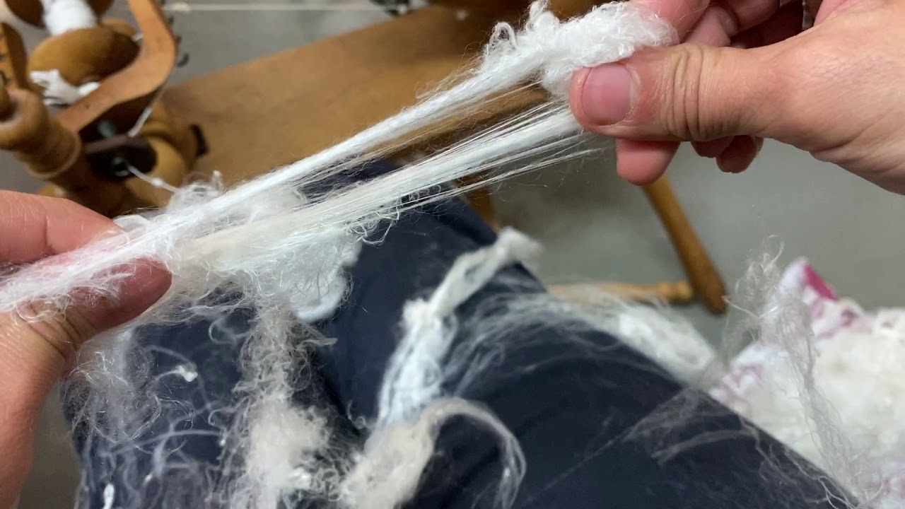 Preparing degummed silk waste for spinning
