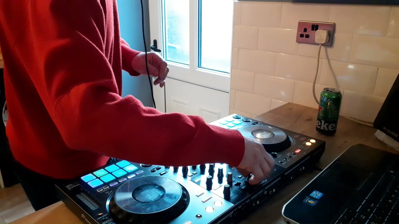 TECH HOUSE MIX . April 2021. Dj John Wright. ddj 800.