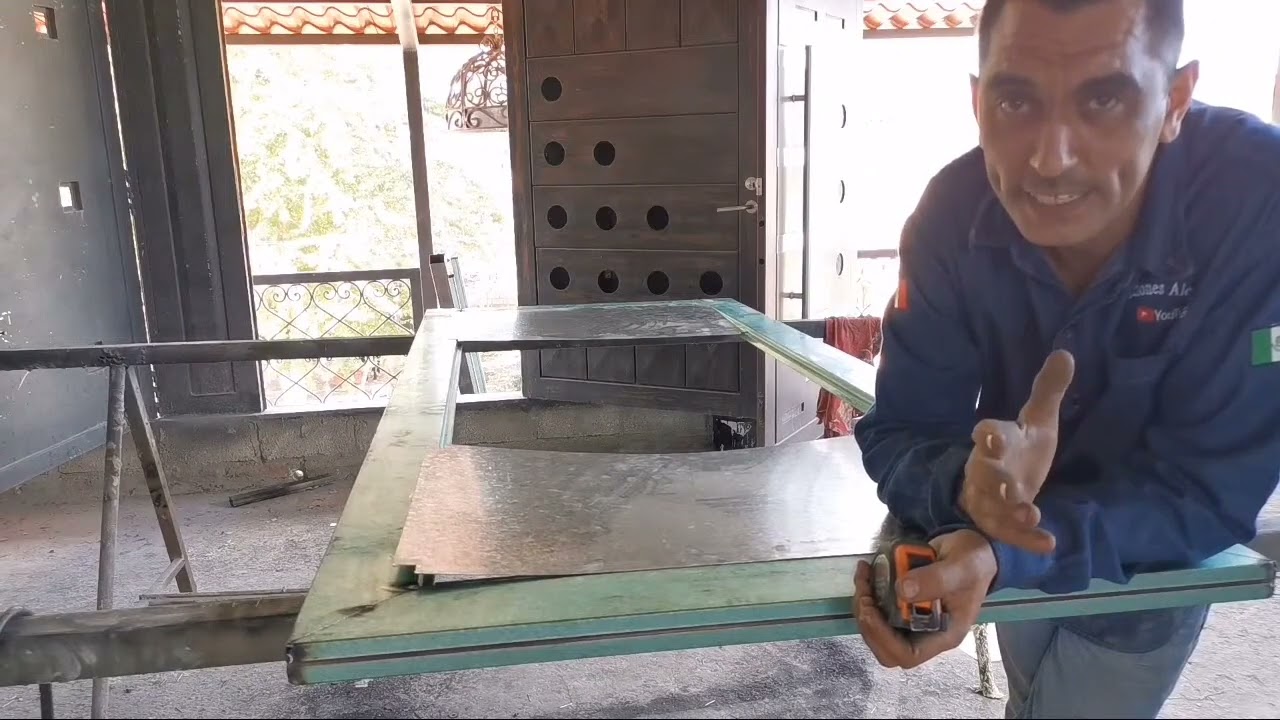Como Realizar una puerta de doble lamina con Charolas al frente y lisa por atrás pt1.