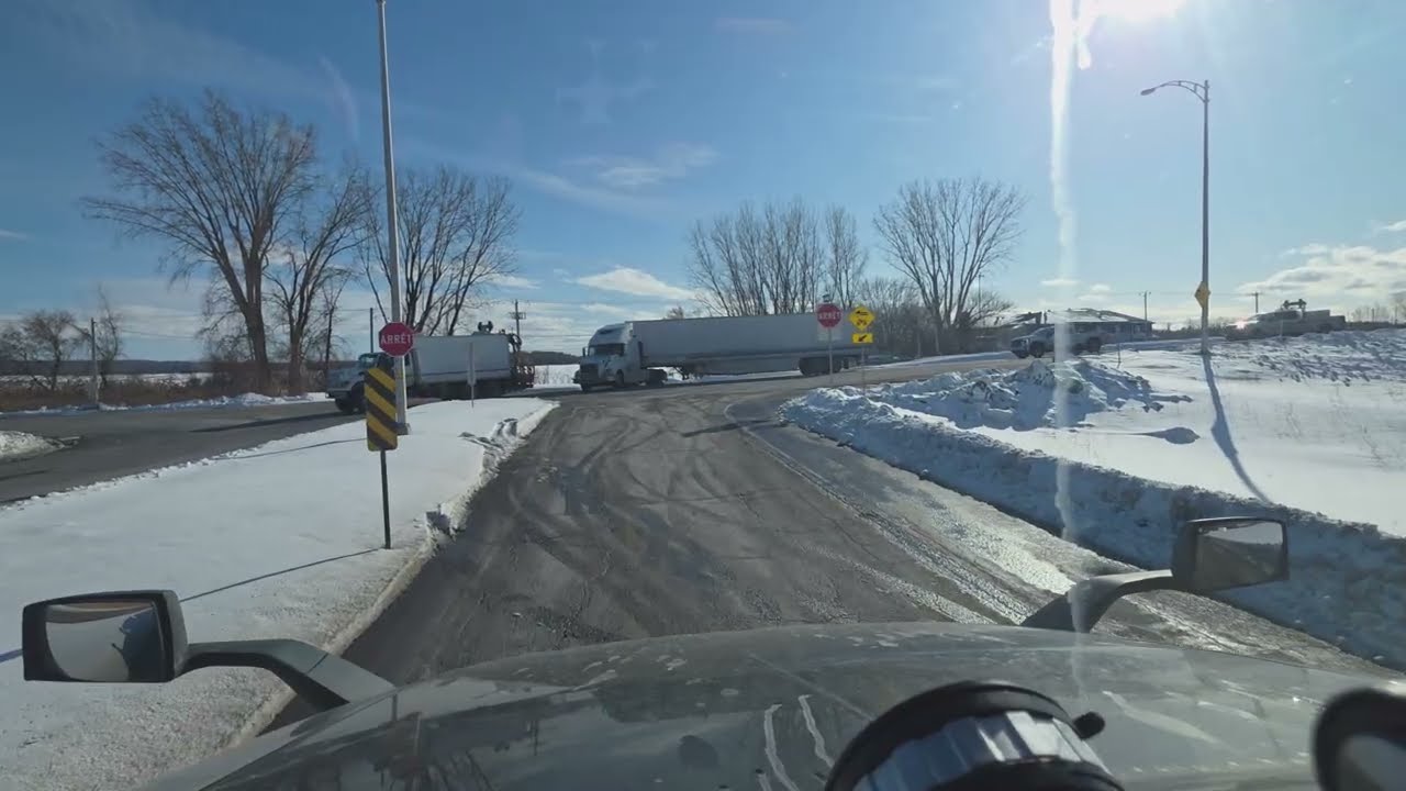 z cyklu ASY transportu:GOSTEK WJEŻDŻA NA AUTOSTRADĘ POD PRĄD/ŹLE WJEŻDŻAM NA STACJĘ A POTEM NA DROGĘ