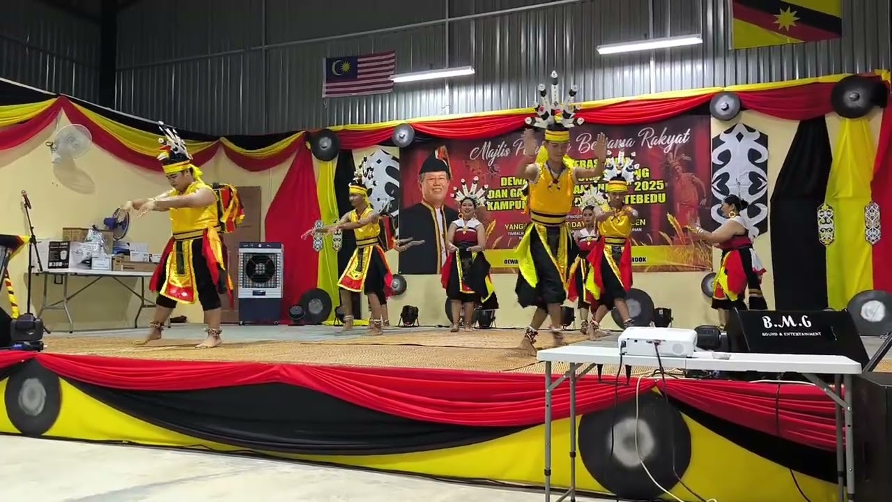 Tarian kreatif bidayuh SRI TARI MENTU (STM)
