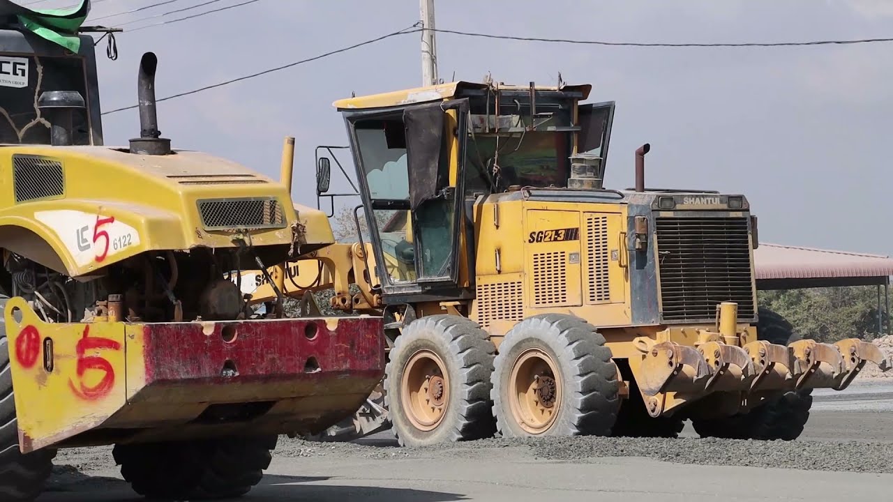 Road Construction Motor Grader SHANTUI SG21 3 Operate Rock Surface And Roller
