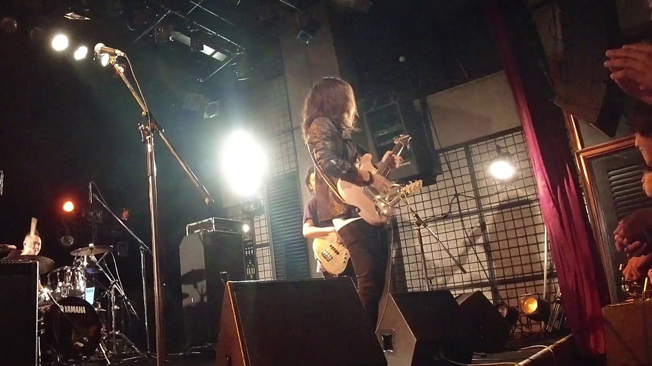 Mateus Asato『F***』- 