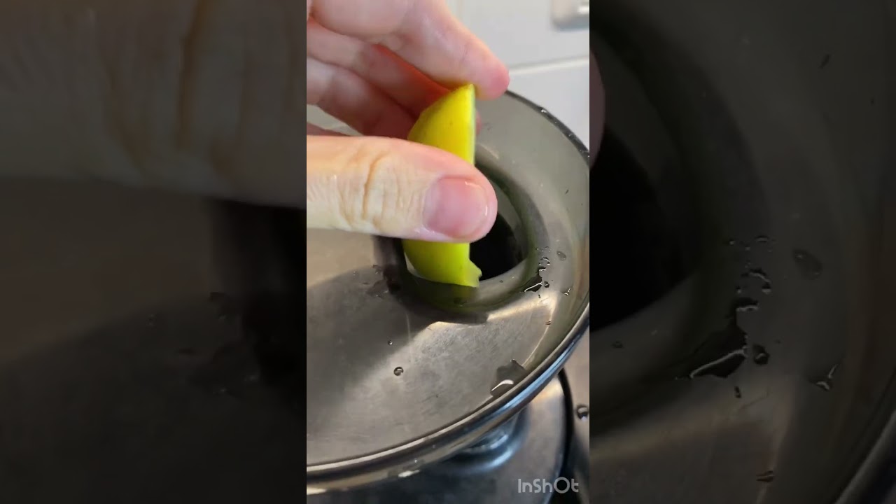 Suc de telina apio, mar, kiwi si lamaie #recipe #vegan #veganfood #food #healthyfood