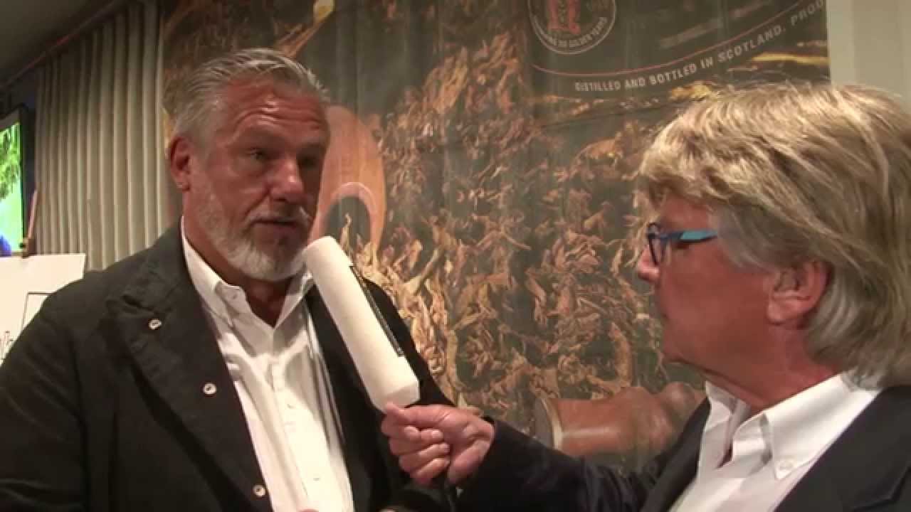 TABAK FORUM EHRT DEN PFEIFENRAUCHER DES JAHRES: Prof. Weiker