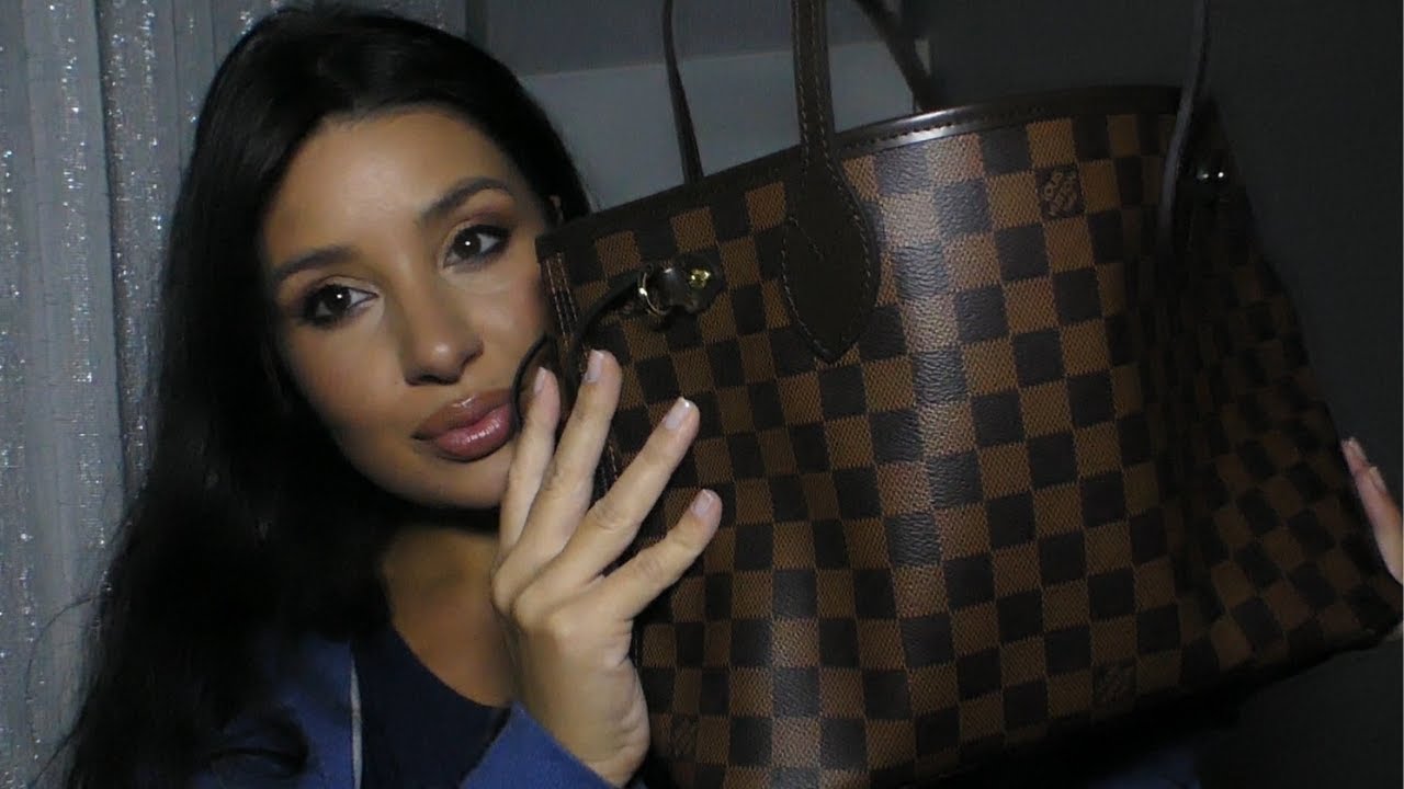 ASMR WHAT'S IN MY BAG 👜| CAMBIO BORSA CON VOI | Soft Whispering / Tapping