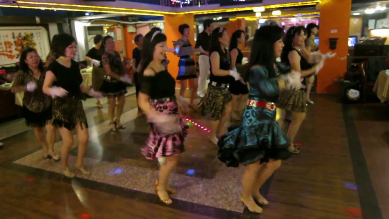 Hands Up Line Dance(By  Raymond Sarlemijn)