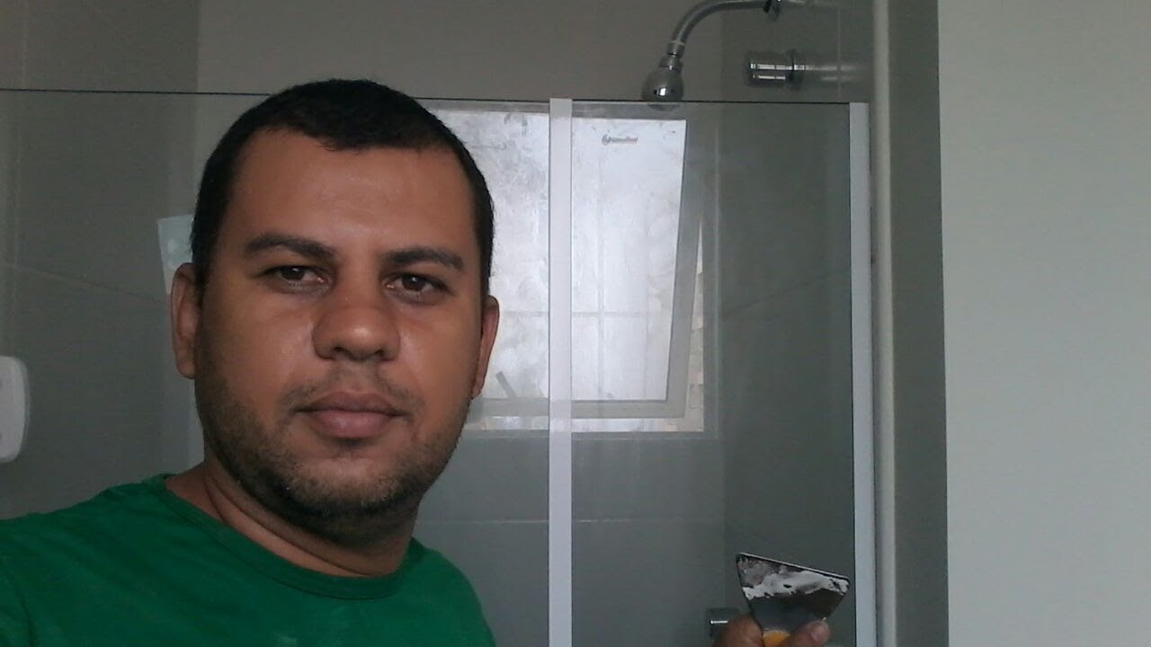 Como retirar silicone do vidro fácil e pratico