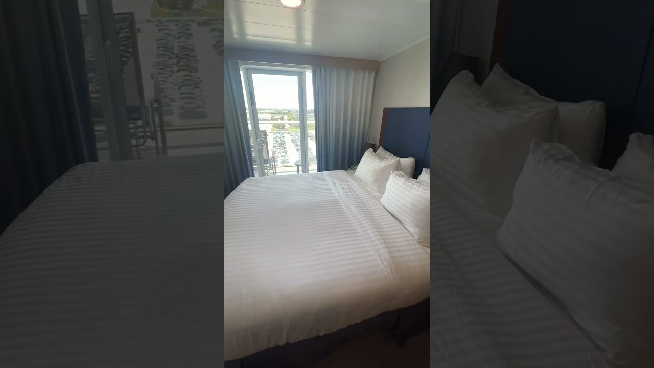 Wonder of the Seas Superior Balcony Cabin 10560