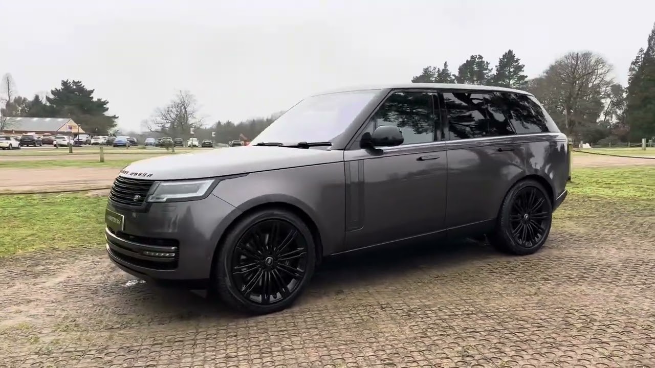Range Rover P530 Autobiography in Charente Grey