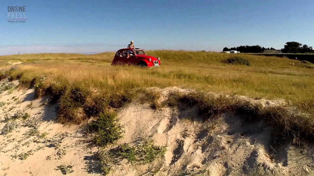 Trois filles, un gars et une 2CV