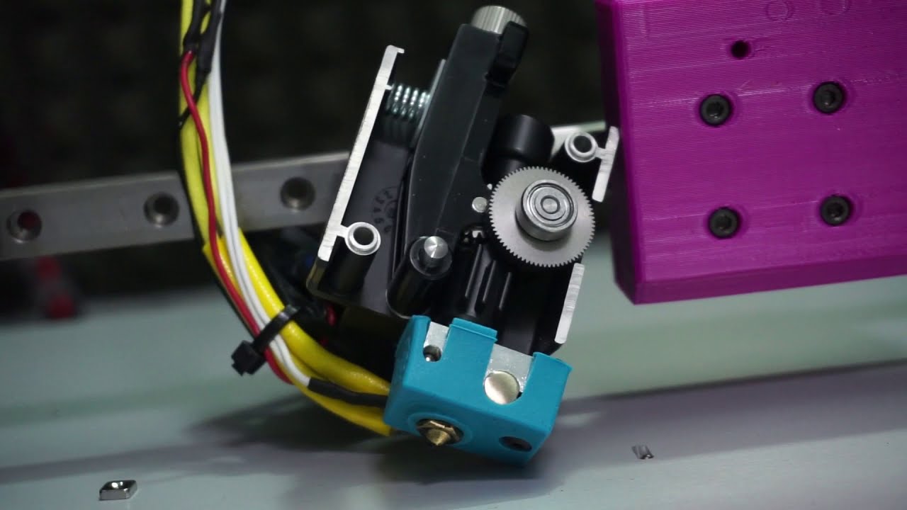 Extrusor E3d Hemera y pantalla MKS Pad7 en la Prusa MGN guias lineales