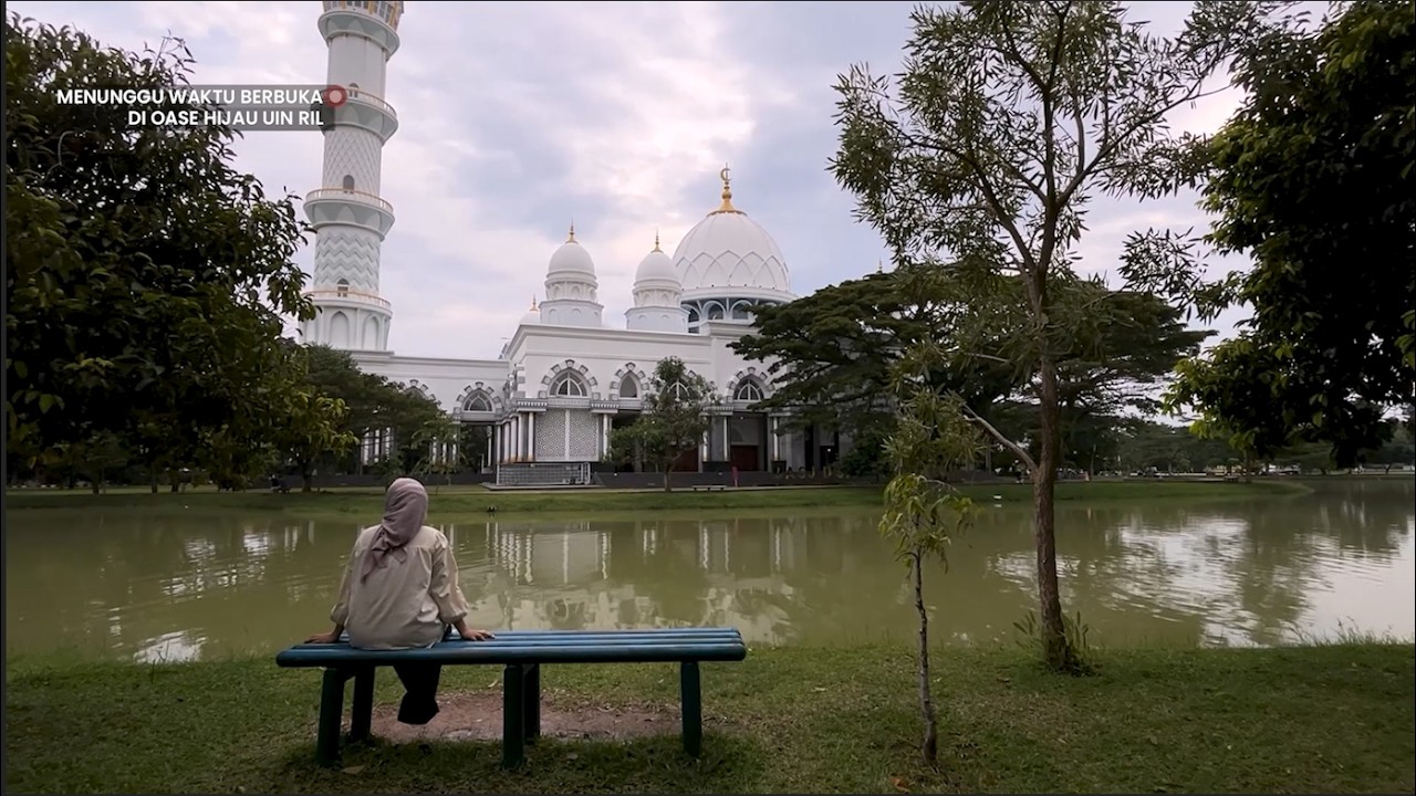 NGABUBURIT ASYIK ~ MENUNGGU BERBUKA DI OASE HIJAU TENGAH KAMPUS UIN RADEN INTAN