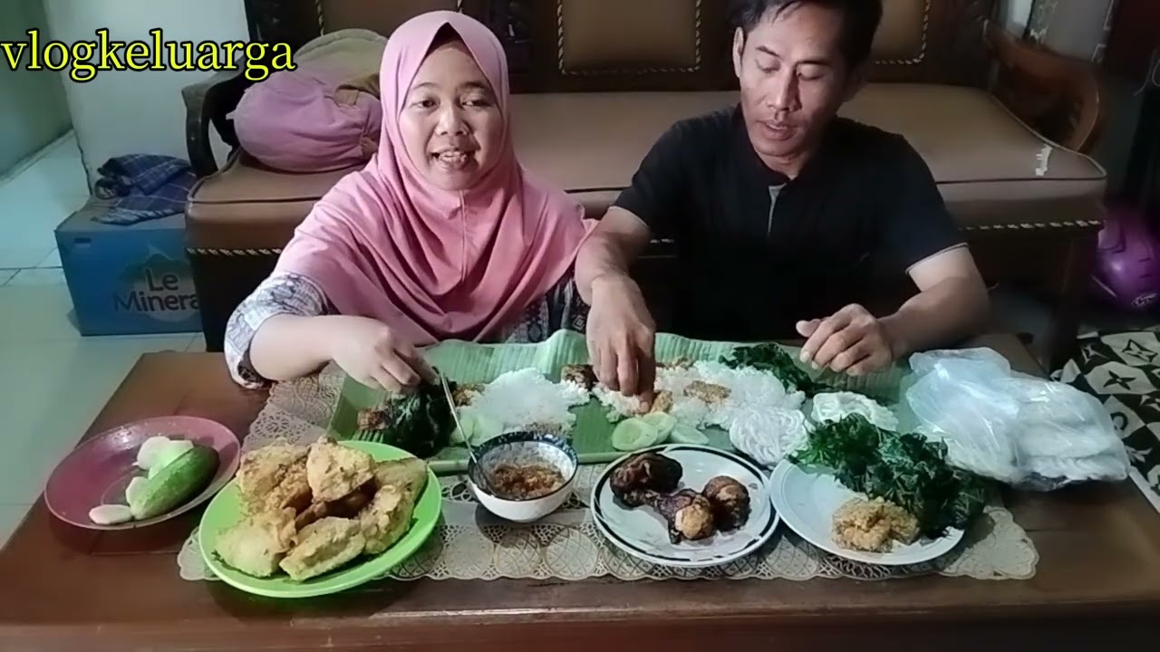 Ayam bakar lalapan ala vlogkeluarga#yukkulinerbareng #food 