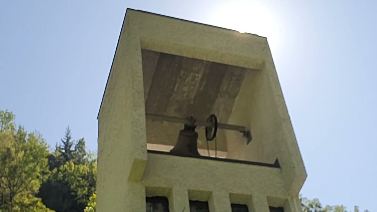 Die Glocke der Bruderklaus-Kapelle in Geimen b. N. (VS-CH)