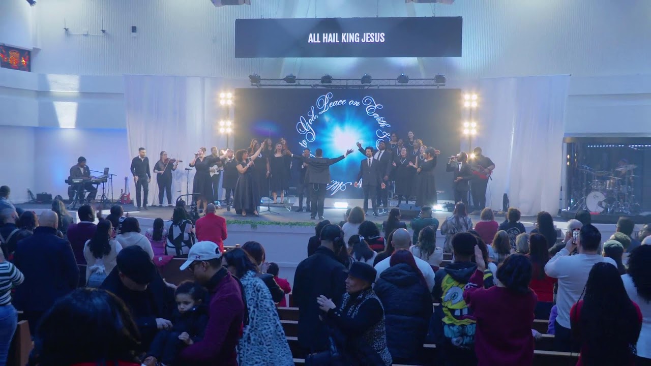 Candles & Carols 2025