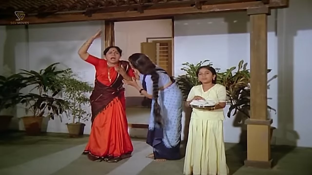 ಮಗುವಿನ ರೂಪದಲ್ಲಿ ಬಂದ ಚಾಮುಂಡಿ ದೇವಿಗೆ ಹಳಸಿದ ಅನ್ನ ಕೊಟ್ಟ ಲೀಲಾವತಿ -  Bettada Thayi Kannada Movie Scenes