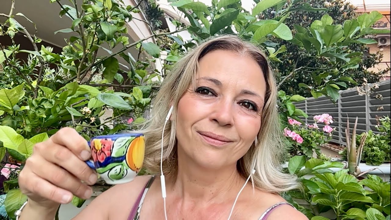 В отпуска! Пием кафето и хайде на самолета  🏝️ ☀️ 🕶️