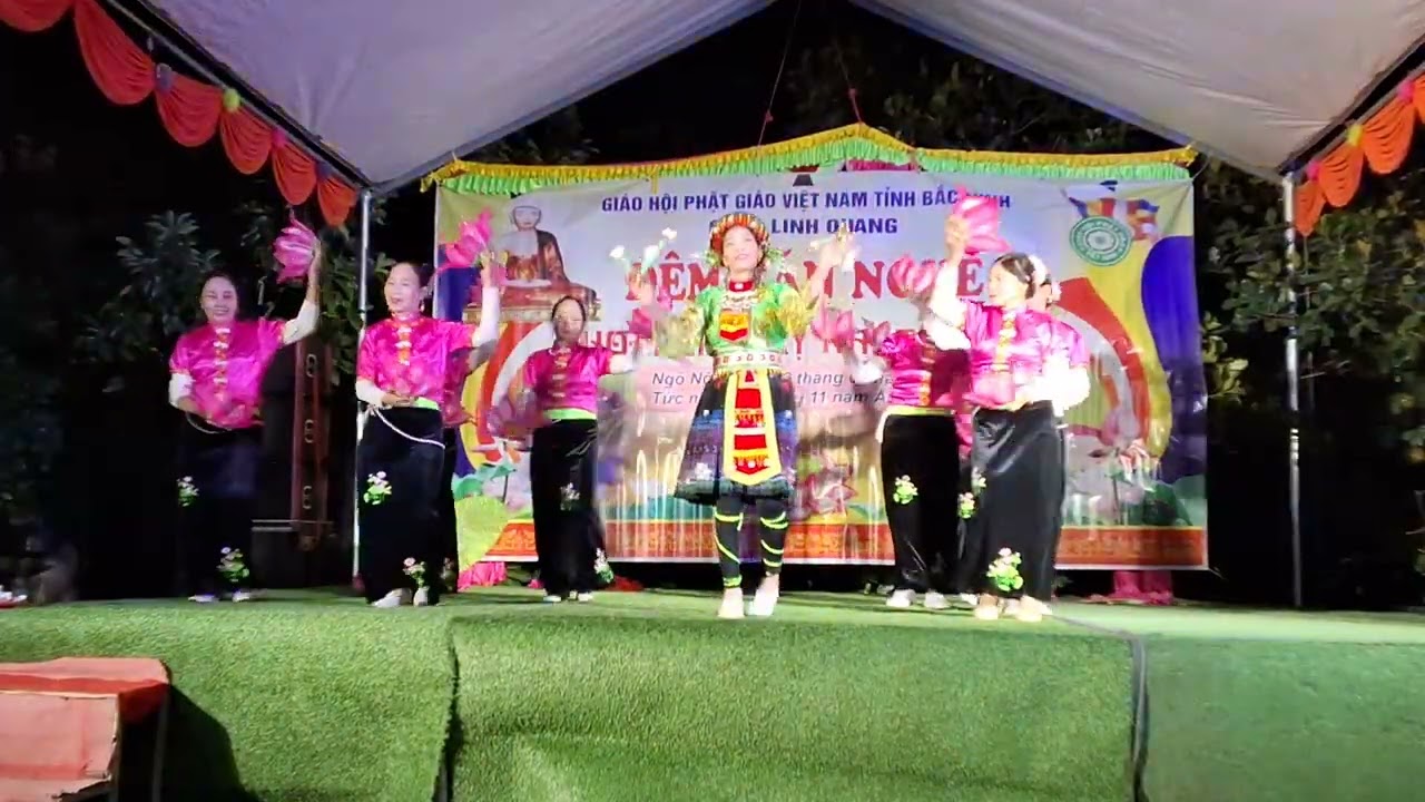 M&uacute;a Văn Chầu Năm Suối L&acirc;n CLBg VN Ng&ocirc; Nội 