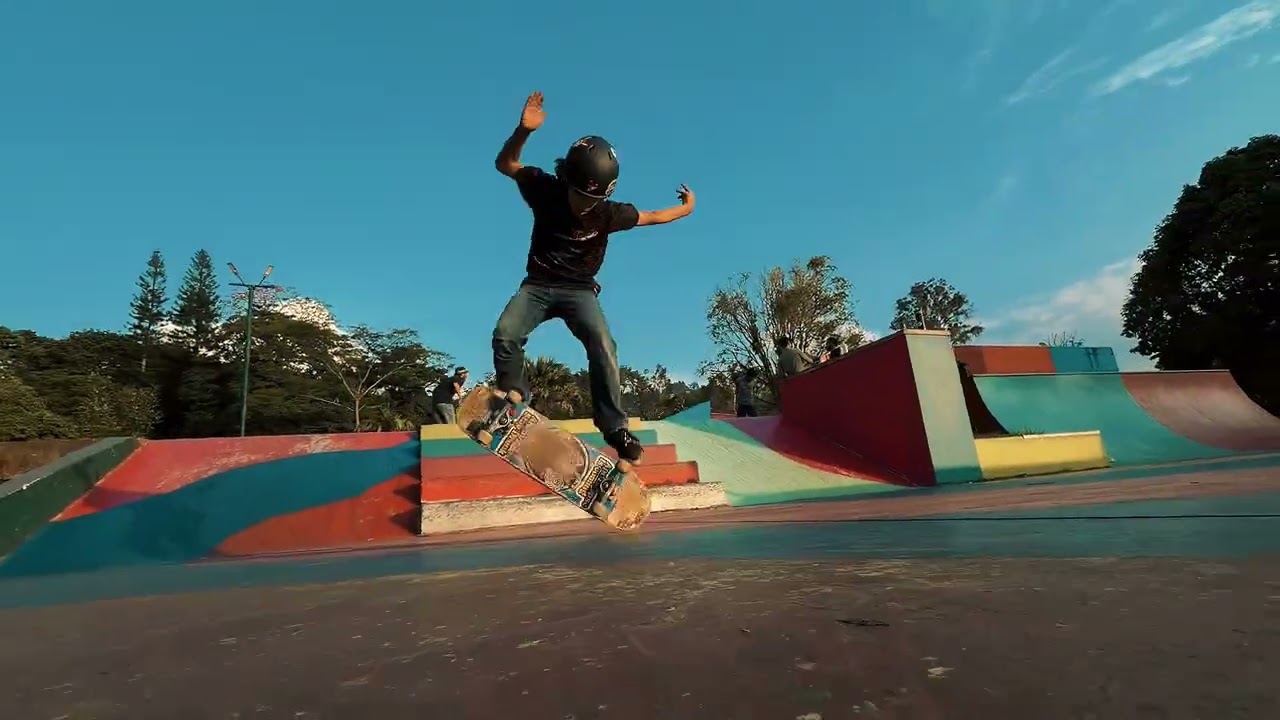 Skateboarding with Emma, Jeshua and Ibrahim the skater family of Venezuela 🇻🇪!!