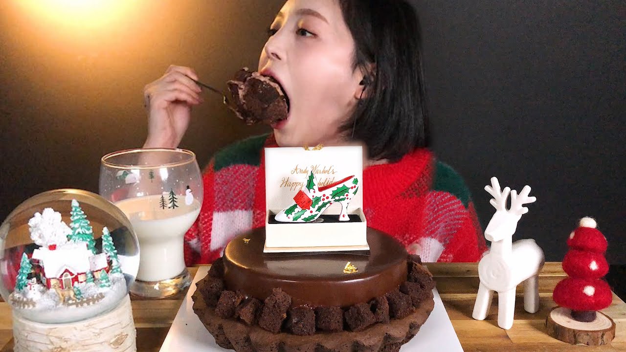 SUB[광고]파리바게뜨 초코케이크 먹방 🎂 미리메리크리스마스 !🎅🏻🎁❣ Early Merry Christmas Choco Cake MUKBANG ASMR
