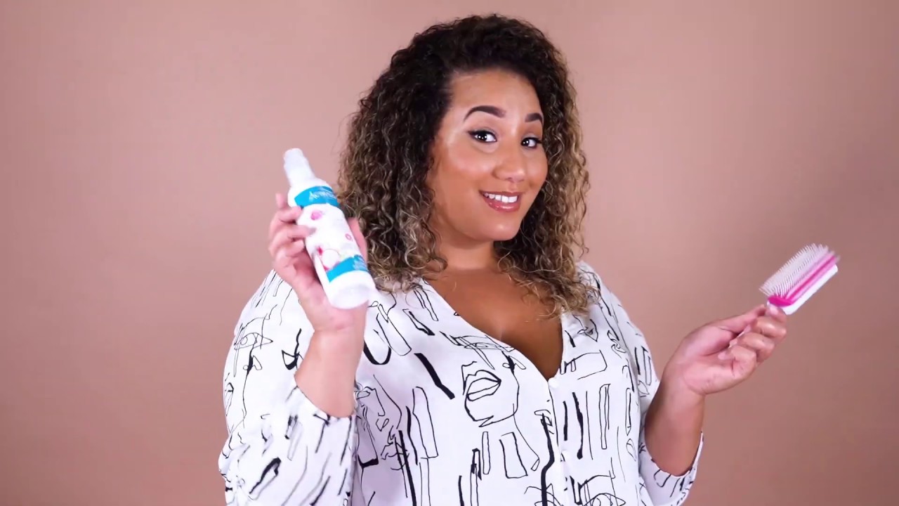 Hydratation et d&eacute;finition des boucles avec Acticurl Hydra