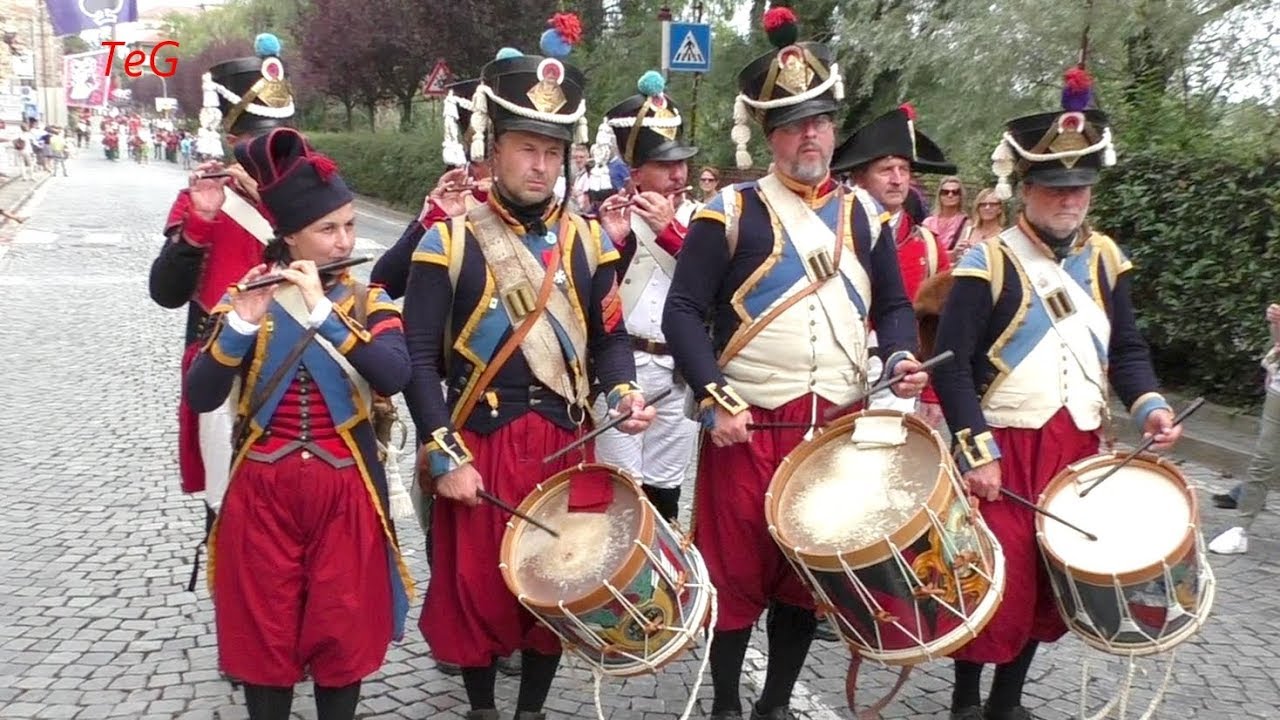 Pifferi e tamburi in sfilata 15 settembre - World Fife and Drum Festival Ivrea 2019