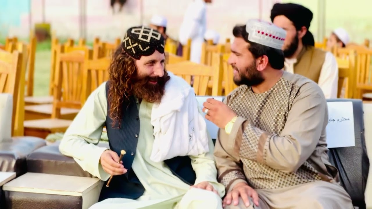 د هیواد نوموتی شاعر مفتون.