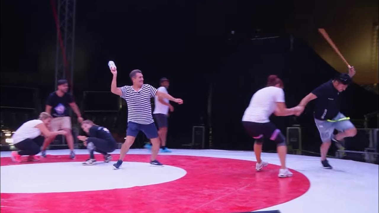 VREI SA INVETI SA DANSEZI? Uita-te la clipul asta. Cine e mai bun? Liviu Varciu sau Nea Marin?