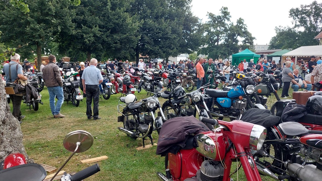 Oldtimertreffen Schwichtenberg 2024 kleiner Rundgang 🚜 🚚 🏍 🛵 🚙