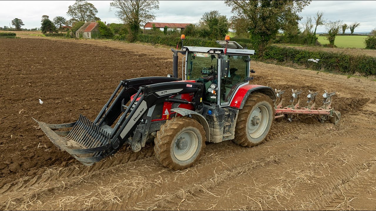 Massey Ferguson  8S.205 Ploughing with the 5 furrow and Quickie Stone Fork