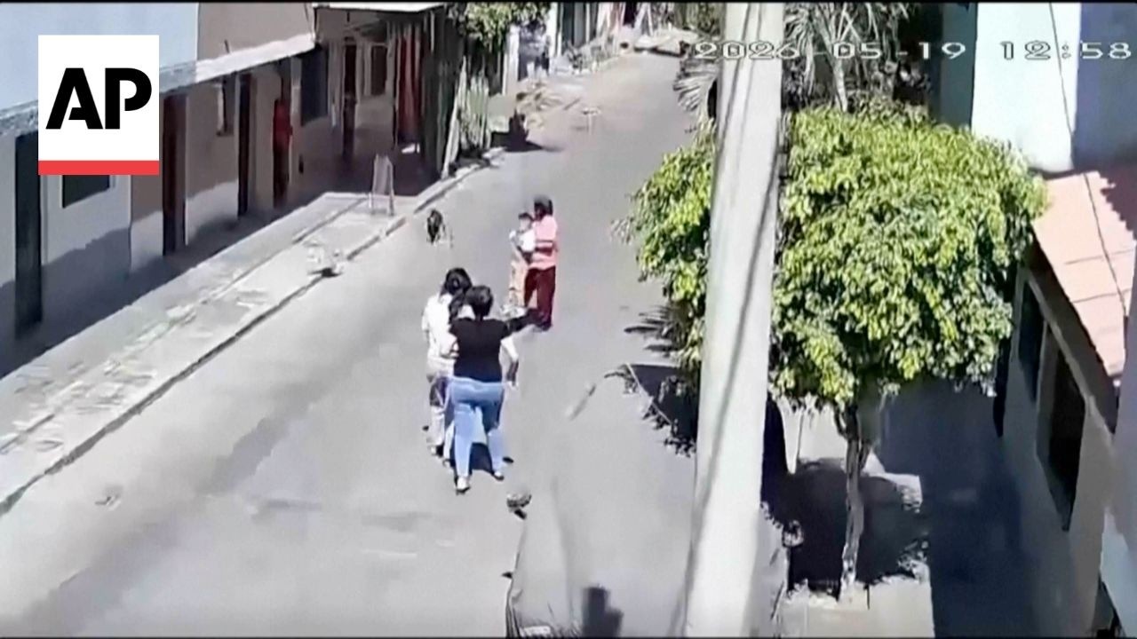 Video shows 5.8 magnitude earthquake striking Peru, injuring dozens
