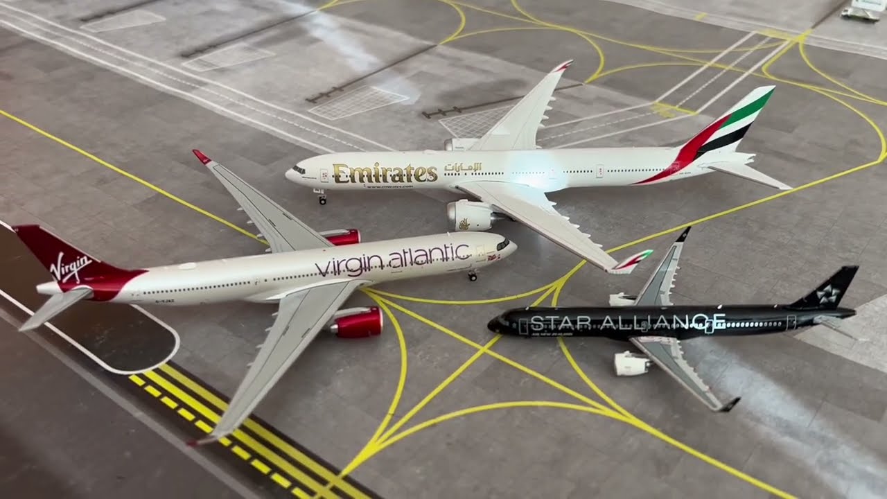 TRIPLE 1:400 Model Plane Unboxing!