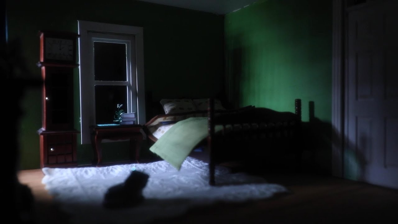 Skullcrusher - Quiet the Room (Official Visualizer)