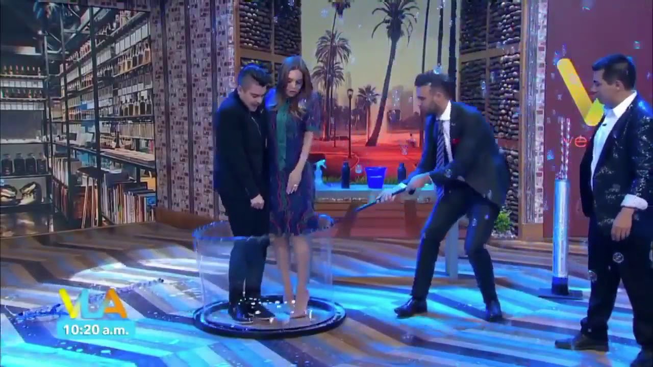 Show de burbujas gigantes en TV Mexicana