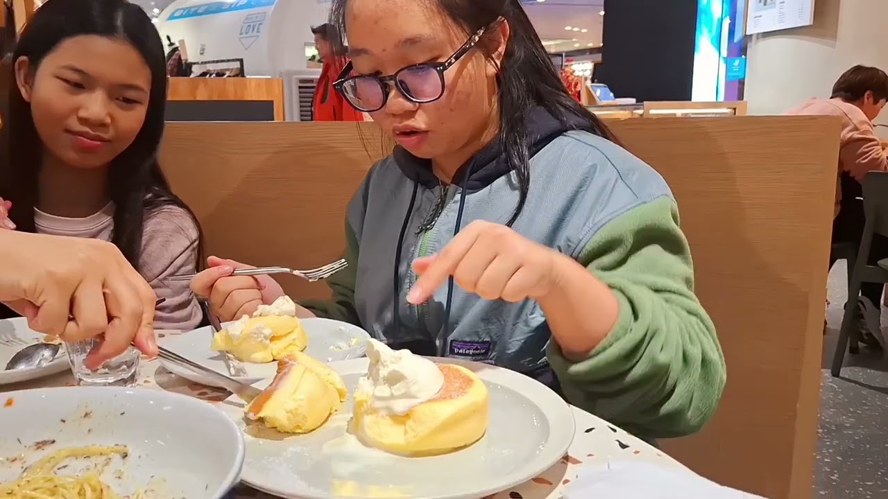 Food Review‼️TKW Hongkong Makan Menu Londo ‼️ Masih Bisa Masuk Di Lidah Sego Ppecel