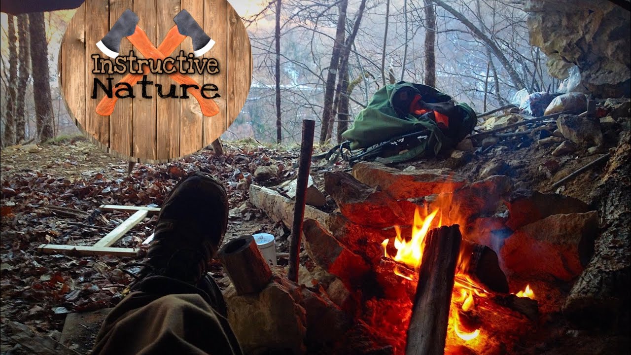 Bushcraft - Un bivouac en ermite sous la pleine lune :)