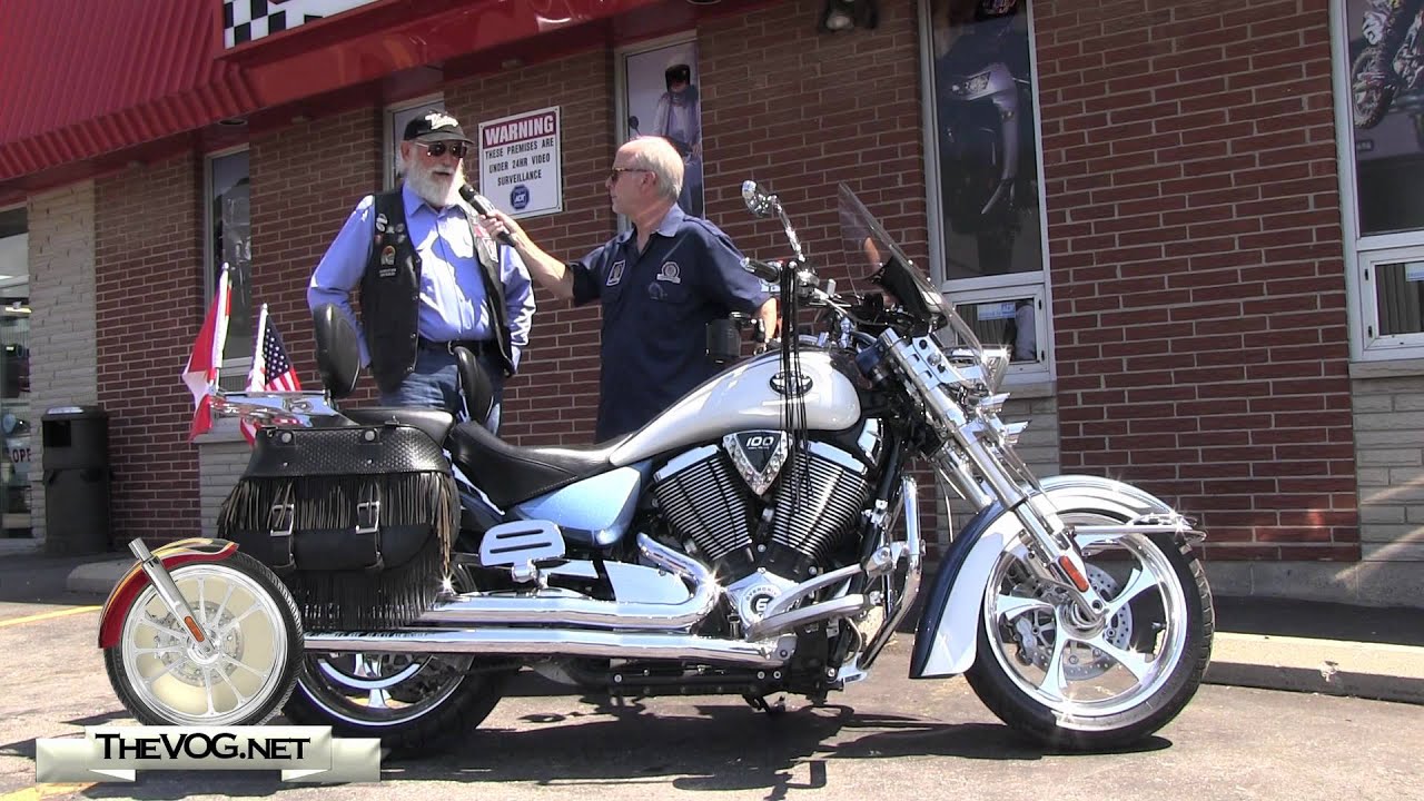 Victory Motorcycles - OneThumb демонстрирует свой мотоцикл Victory Kingpin, созданный по мотивам ...