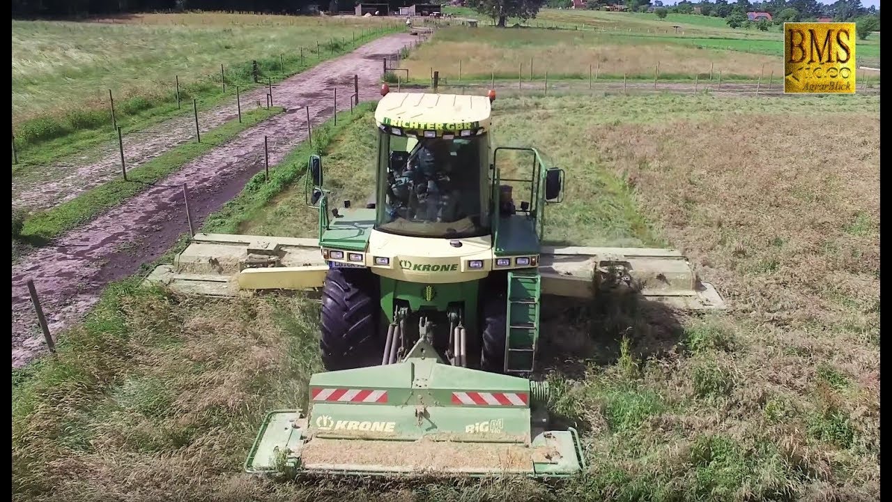 Gras mähen mit KRONE Big M vom Lohnunternehmen Richter GbR - cutting grass - hay for horses