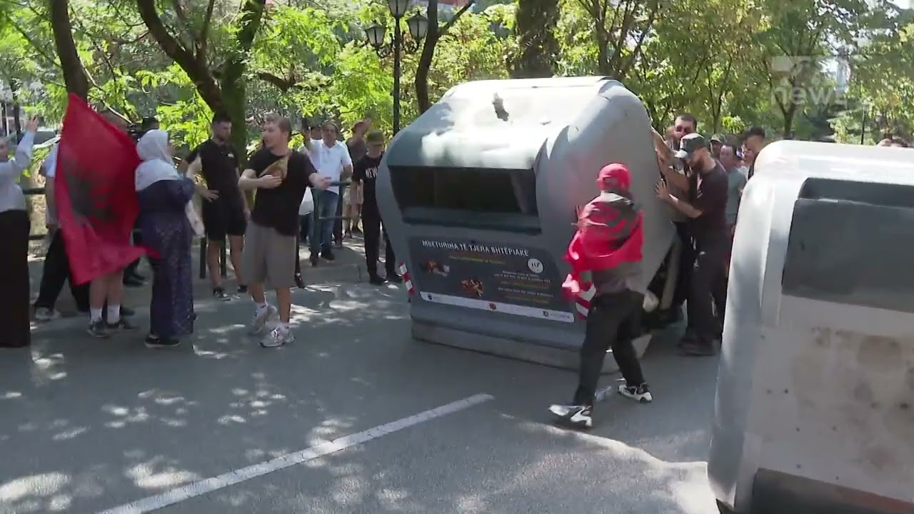 Top News- Hedhje vez&euml;sh, rr&euml;zim kazan&euml;sh dhe shoq&euml;rime t&euml; shumta! &Ccedil;far&euml; ndodhi para Kuvendit