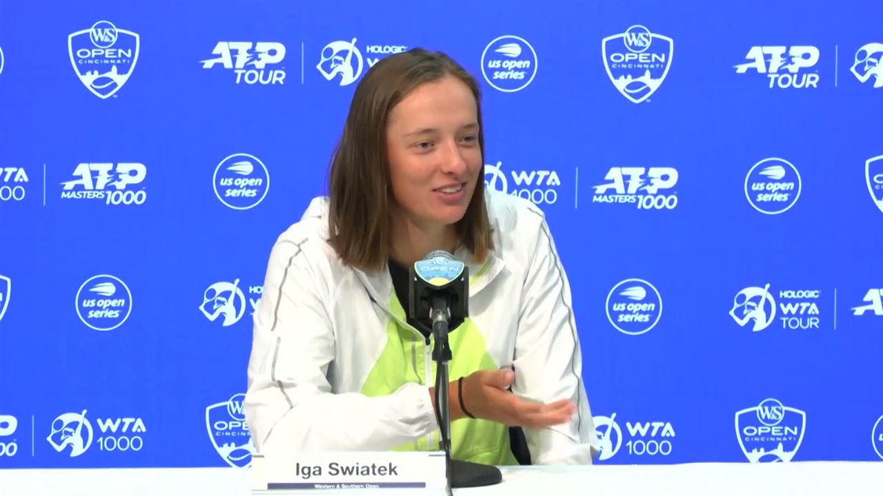 Iga Swiatek says she feels like a 'kid from kindergarten' around Serena Williams｜Tennis