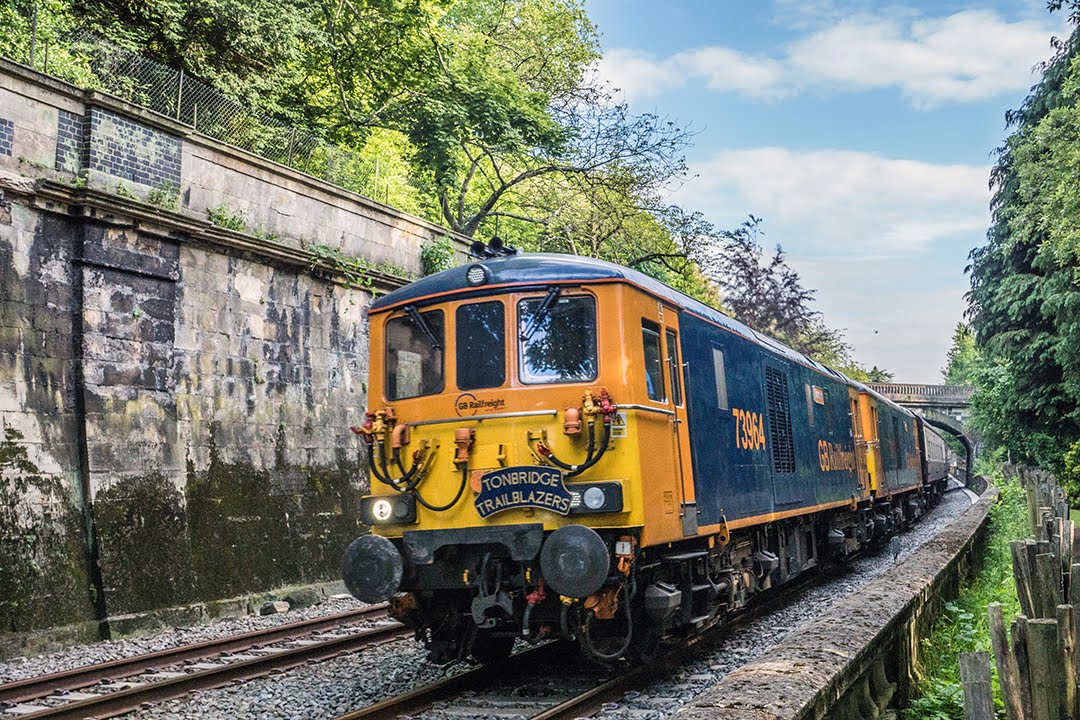 (HD) 73964+73961 pass Sydney Gardens, Bath  19/6/16