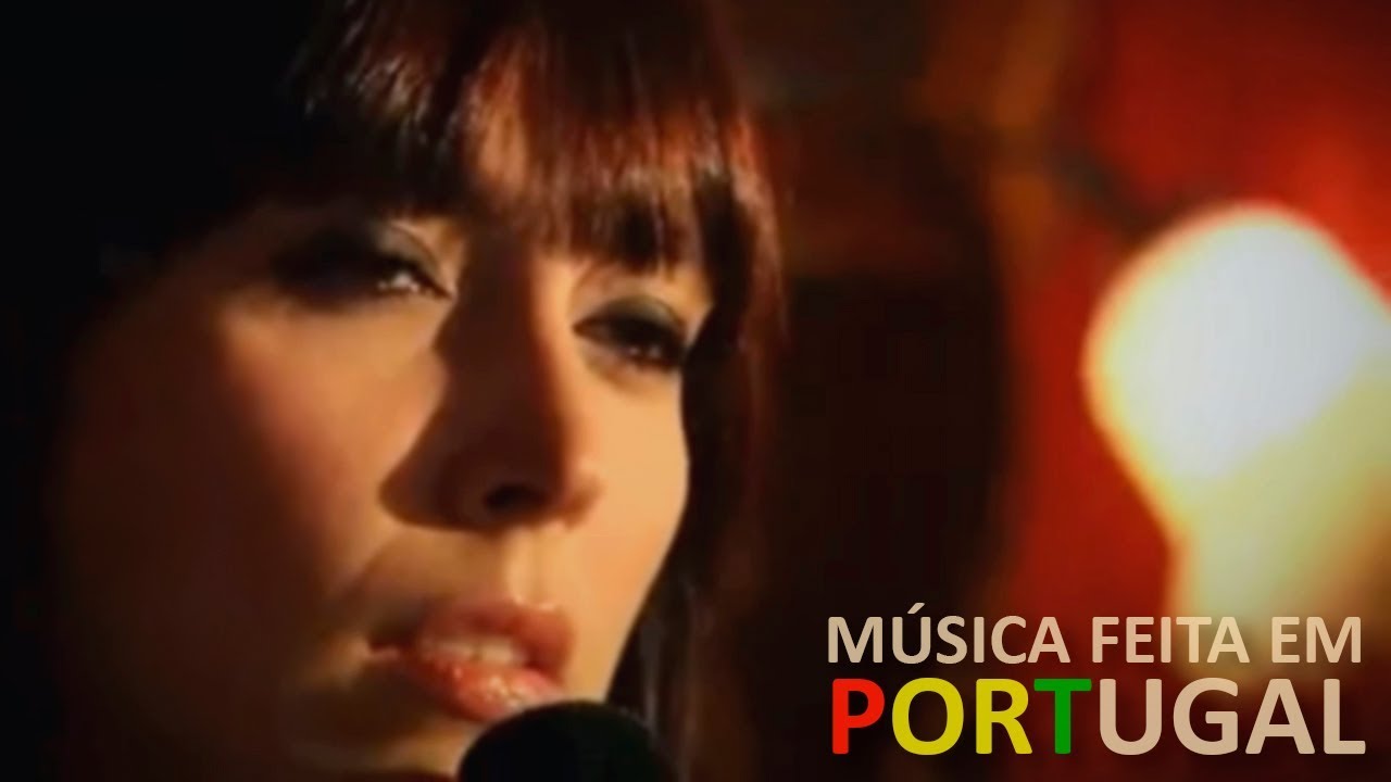 Deolinda . Ana Bacalhau - passou por mim e sorriu . fon fon fon . um contra o outro (letra)