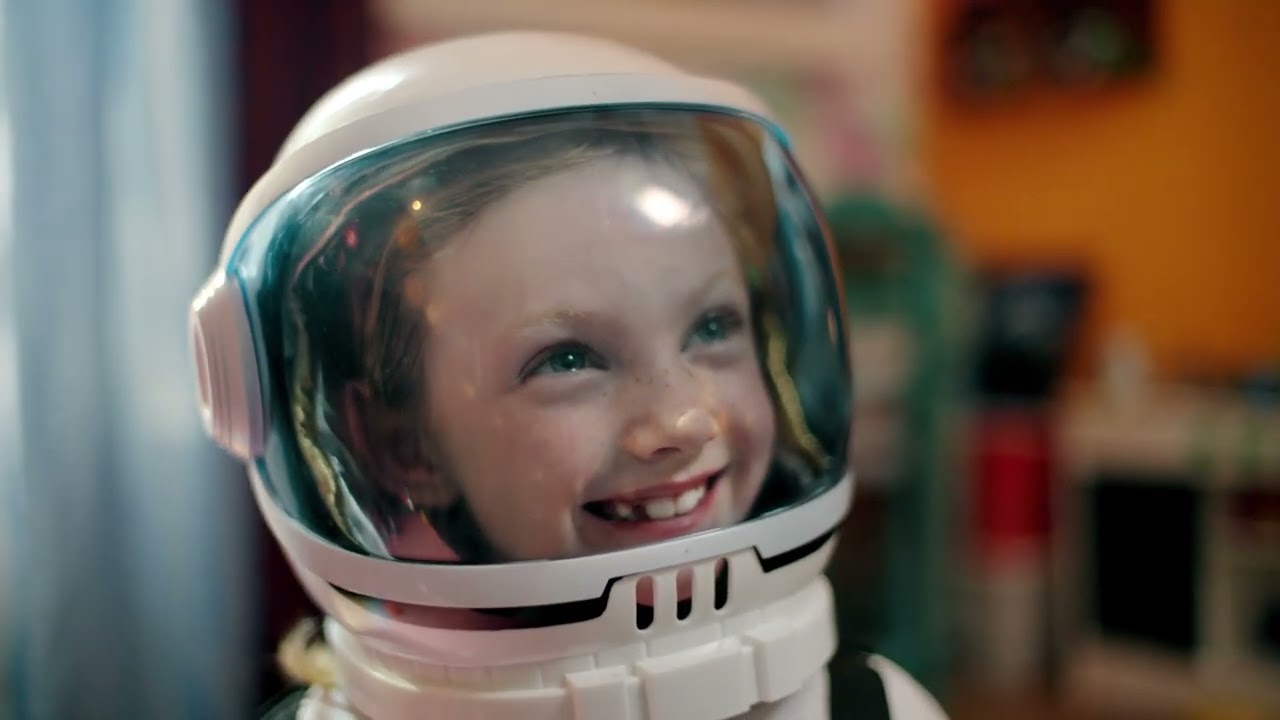 KINDER Chocolate Astrogirl