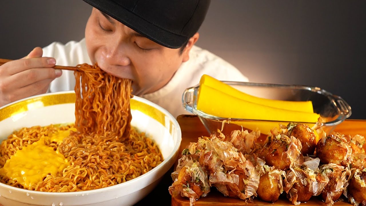 치즈 올린 불닭볶음면과 타코야끼, 통단무지 먹방~!! 리얼사운드  ASMR social eating Mukbang(Eating Show)