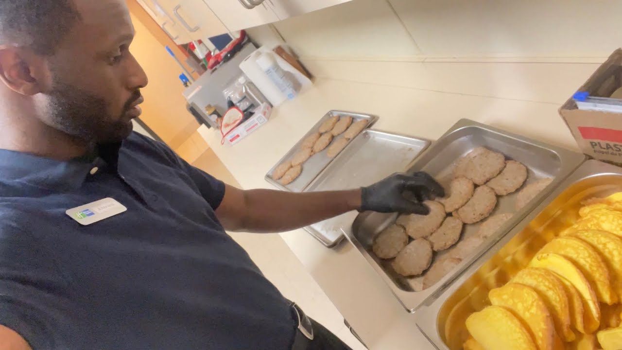 Free Breakfast At The Holiday Inn Express