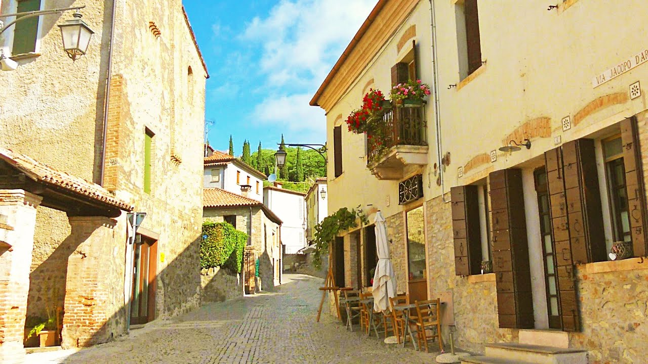 Arqu&agrave; Petrarca: il luogo del grande poeta, uno dei borghi pi&ugrave; belli d'Italia