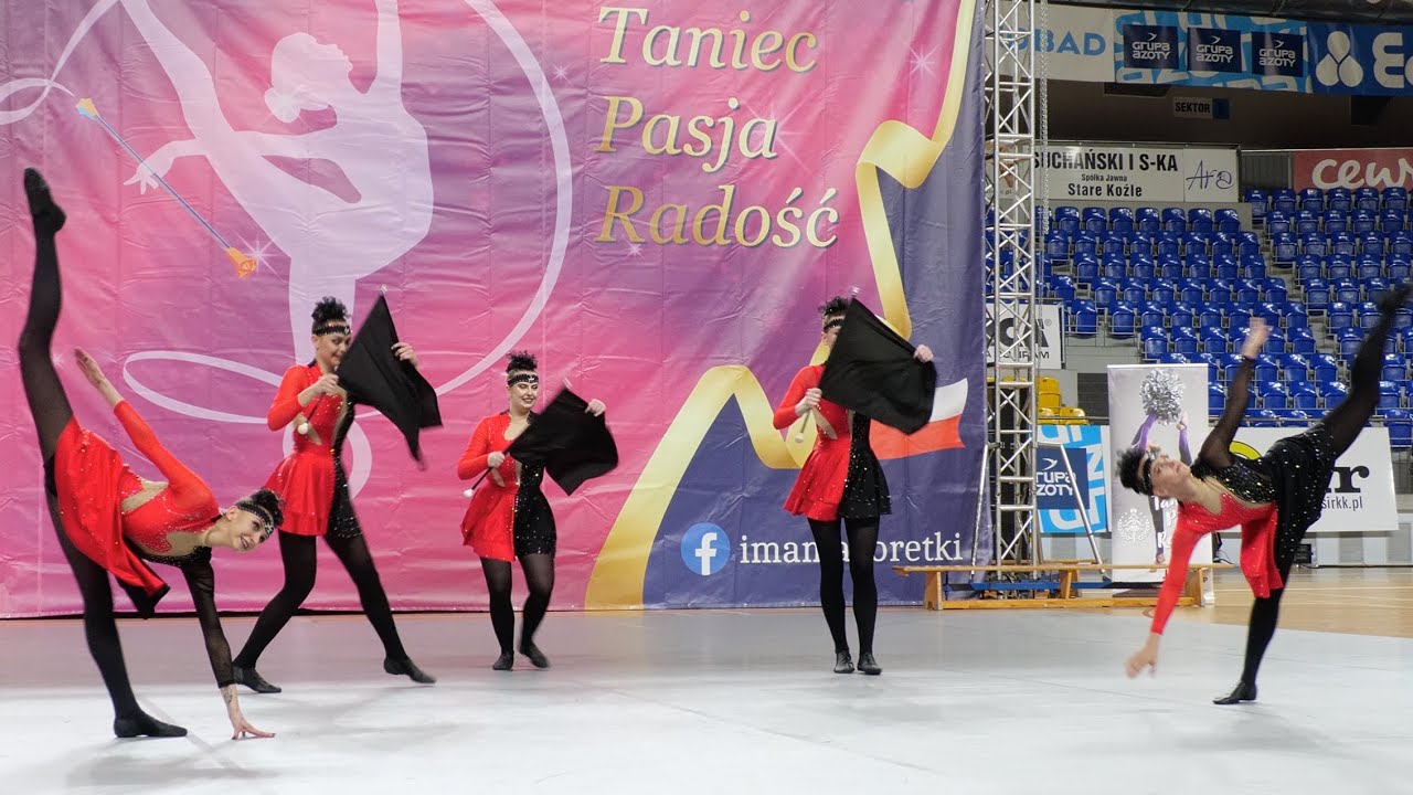 MAJORETTES Lora Piaski- MINI FORMATION FLAG SENIOR - Kędzierzyn Koźle 2024